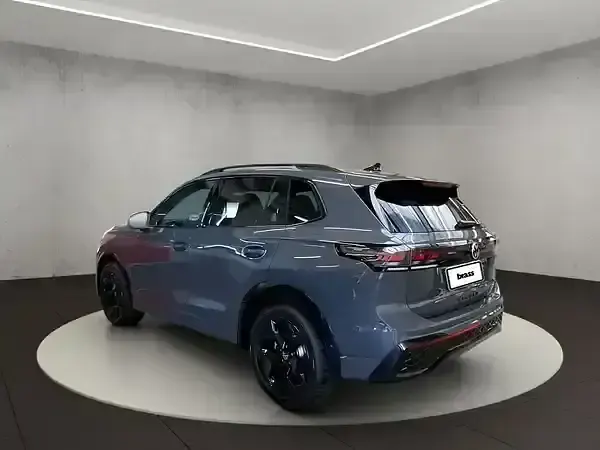 Neu VW Tiguan 150 PS (110 kW) 2026 Delfingrau metallic SUV