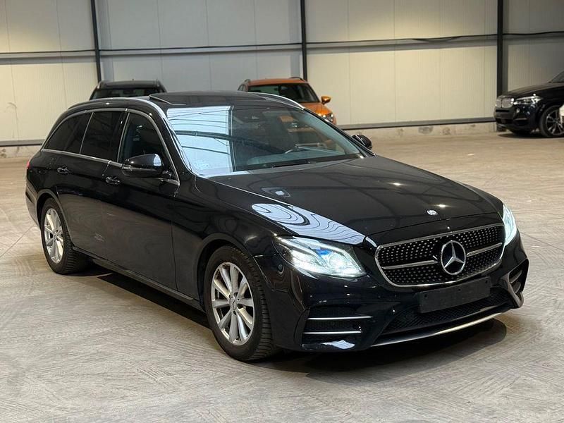 Schwarz Gebraucht 2016 Mercedes E220 AMG line Kombi | 17.399 € (Fairer Preis) - Bild 1/4