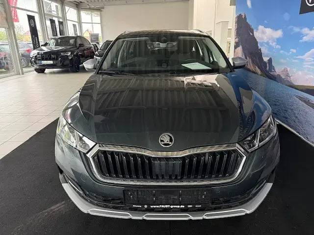 Gebraucht Skoda Octavia 200 PS (147 kW) 2022 Grau metallic Kombi