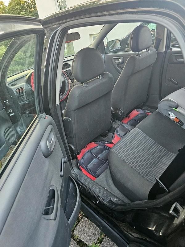 Schwarz Gebraucht 2005 Opel Corsa Kleinwagen | 400 € (Superpreis) - Bild 1/4