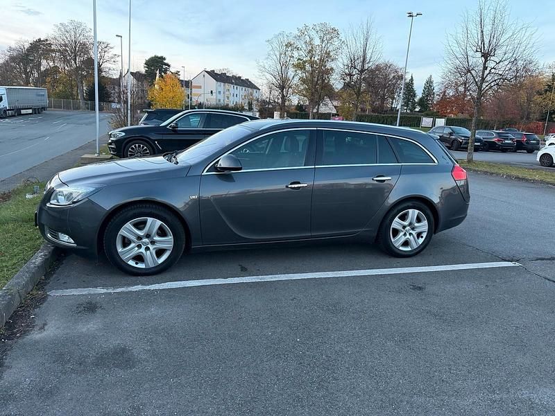 Grau Gebraucht 2009 Opel Insignia Kombi | 4.350 € (Etwas zu teuer) - Bild 1/1