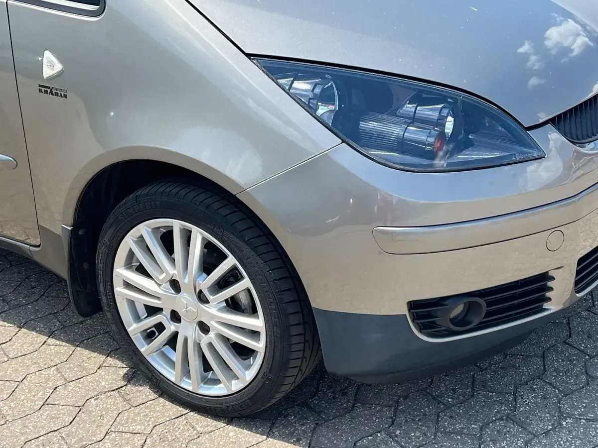 Gebraucht Mitsubishi Colt Motion 95 PS (69 kW) 2008 Grau Kleinwagen