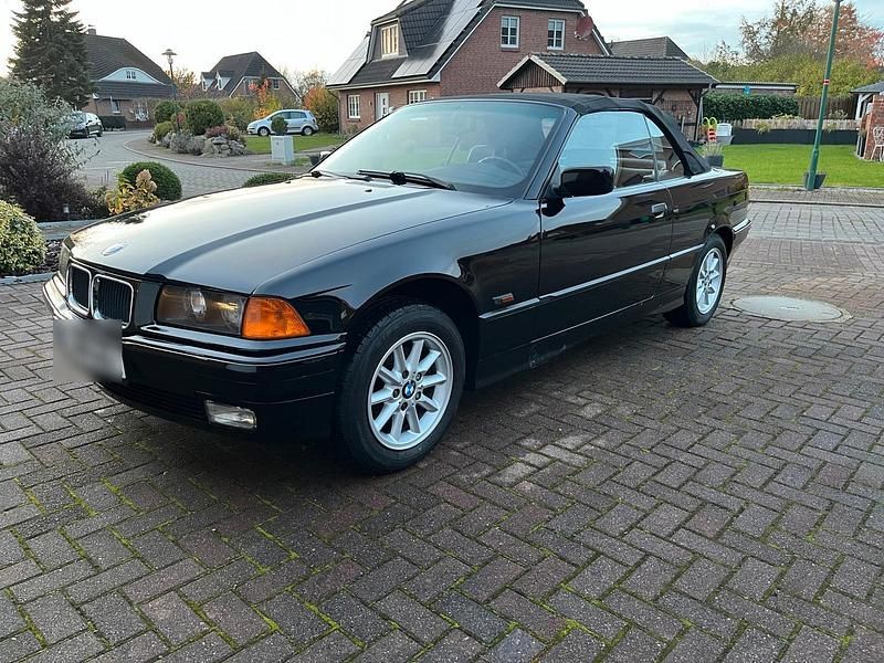 Schwarz Gebraucht 1994 BMW 318 Cabriolet Cabrio | 5.490 € - Bild 1/4