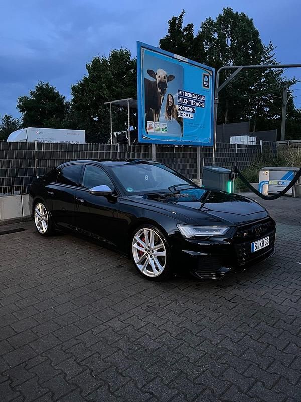 Schwarz Gebraucht 2021 Audi S6 Limousine | 58.100 € (Teuer) - Bild 1/4