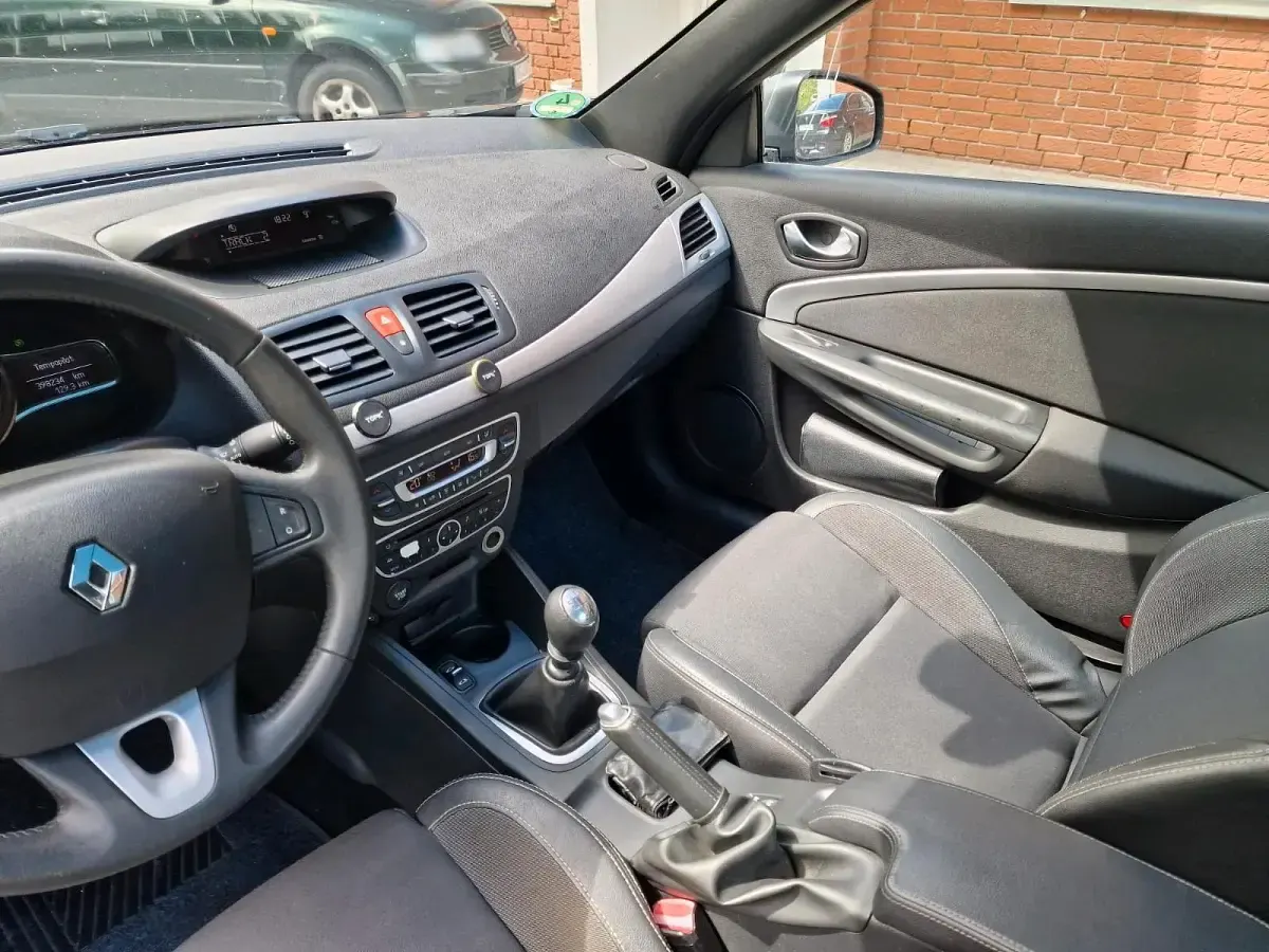 Gebraucht Renault Mégane Cabriolet 131 PS (96 kW) 2011 Schwarz Cabrio