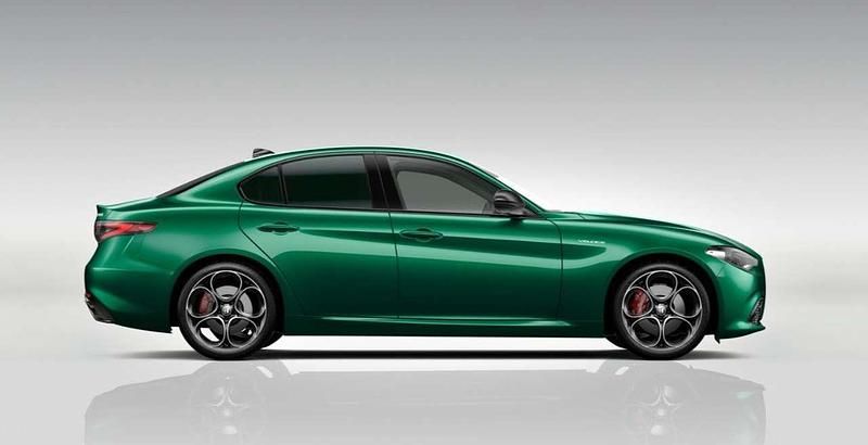 Neu Alfa Romeo Giulia Veloce 209 PS (153 kW) 2026 Verde montreal Limousine