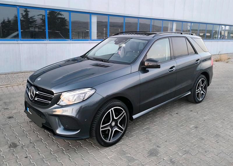 Grau Gebraucht 2015 Mercedes GLE350 AMG line SUV | 23.000 € (Fairer Preis) - Bild 1/4