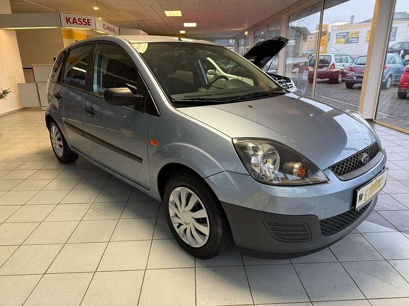 Gebraucht Ford Fiesta Ambiente 80 PS (58 kW) 2006 Blau Kleinwagen