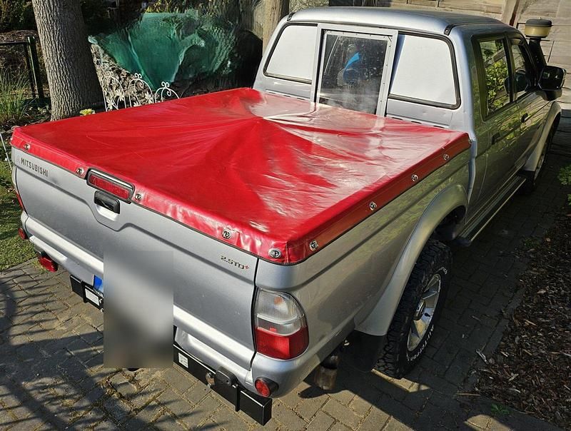 Gebraucht Mitsubishi L200 133 PS (97 kW) 2006 Silber Abholung