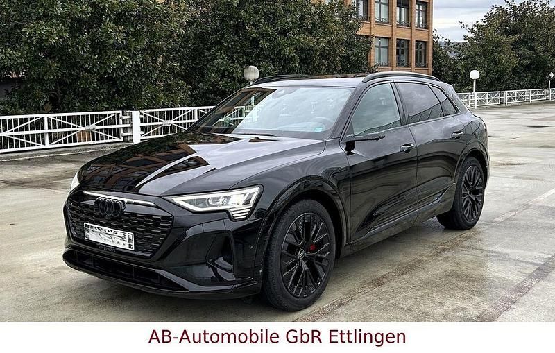 Mythosschwarz Gebraucht 2023 Audi Q8 e-tron Advanced SUV | 57.900 € (Teuer) - Bild 1/4
