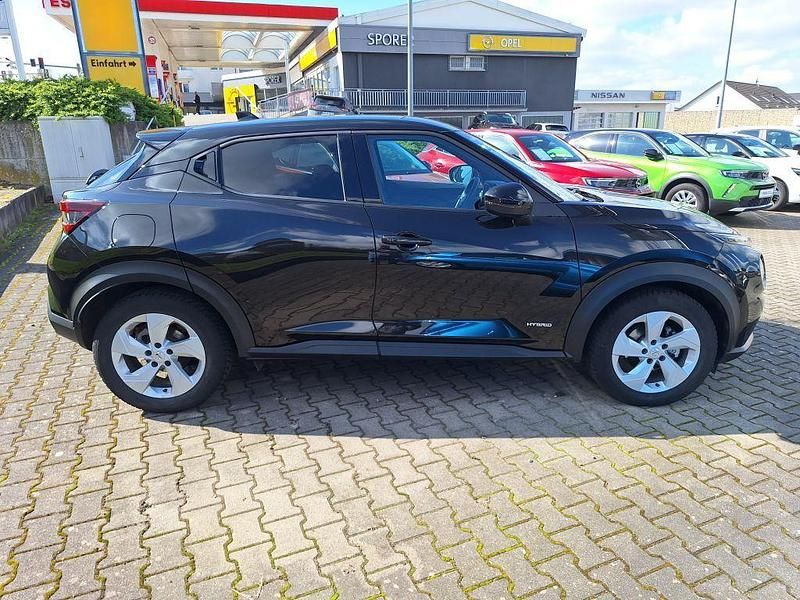Gebraucht Nissan Juke Tekna 143 PS (105 kW) 2022 Black metallic (metallic) SUV