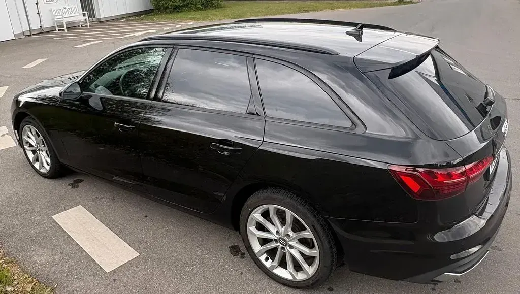 Gebraucht Audi A4 Advanced 204 PS (150 kW) 2022 Schwarz Kombi