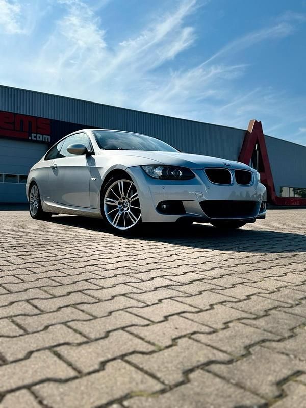 Silber Gebraucht 2007 BMW 320 Coupé | 4.800 € (Guter Preis) - Bild 1/4