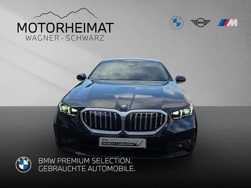 Gebraucht BMW 550e Sport Line 489 PS (359 kW) 2025 Schwarz Limousine