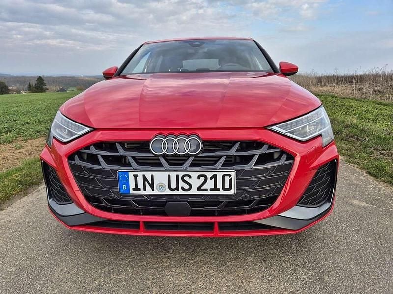 Gebraucht Audi A3 S-Line 150 PS (110 kW) 2024 Rot Kombi