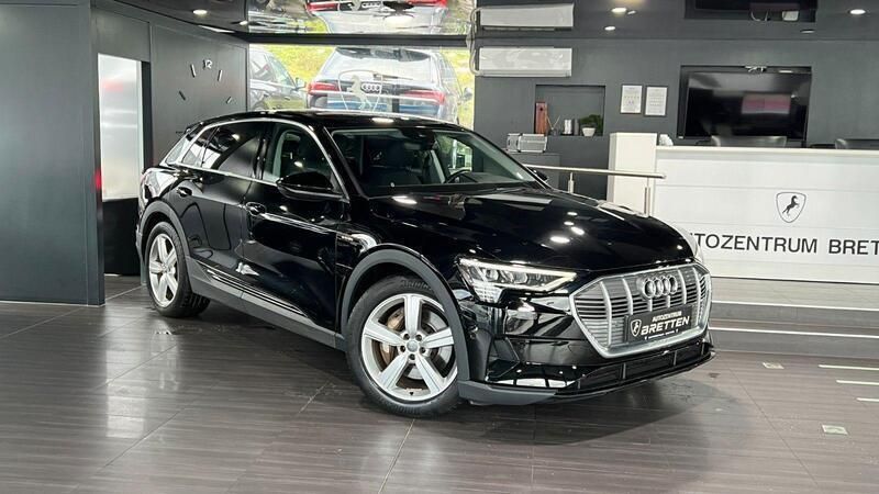 Brillantschwarz Gebraucht 2019 Audi e-tron Sport SUV | 23.900 € (Superpreis) - Bild 1/3