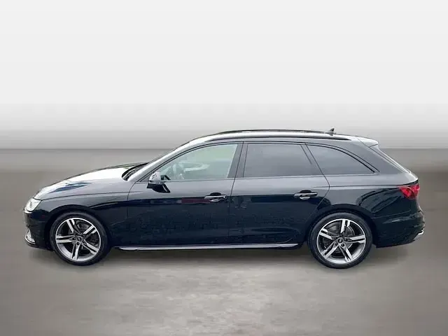 Gebraucht Audi A4 Advanced Plus 163 PS (119 kW) 2023 Mythosschwarz metallic Kombi
