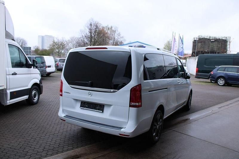 Gebraucht Mercedes V250 190 PS (139 kW) 2017 Weiß Van / Kleinbus
