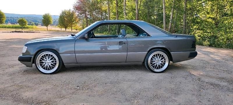 Second-hand Mercedes 230 1990 Coupe