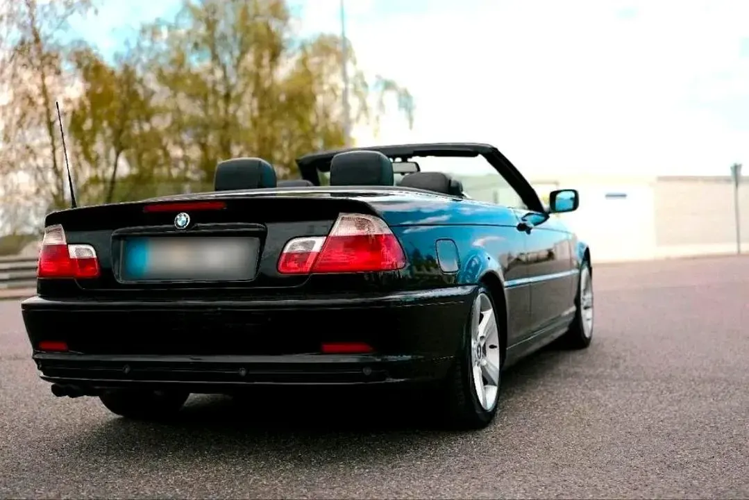 Gebraucht BMW 320 Cabriolet 170 PS (125 kW) 2001 Schwarz Cabrio