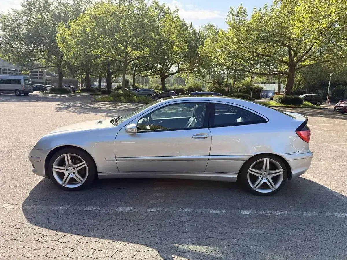 Gebraucht Mercedes C320 218 PS (160 kW) 2003 Coupé