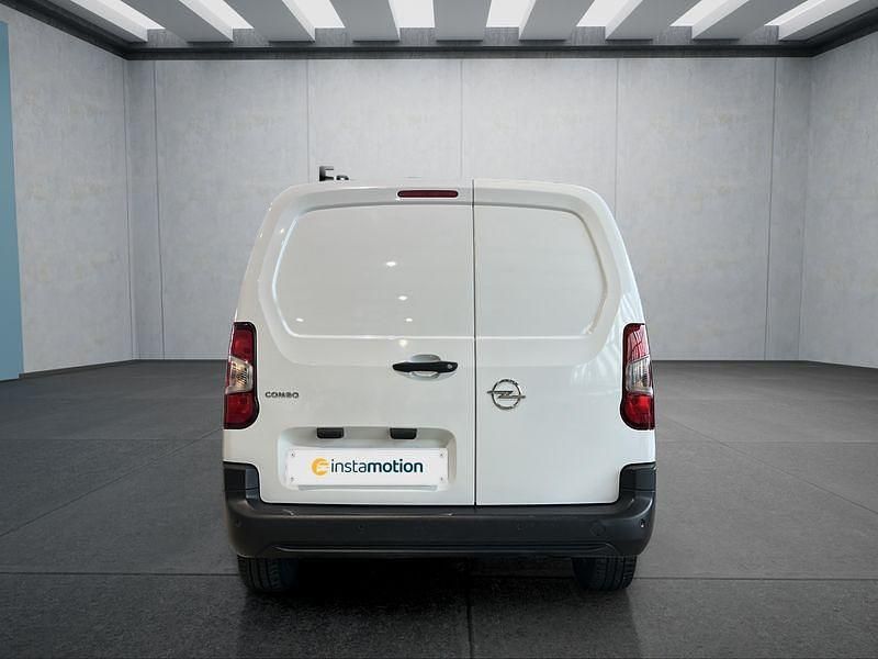 Gebraucht Opel Combo 102 PS (75 kW) 2024 Weiß Limousine