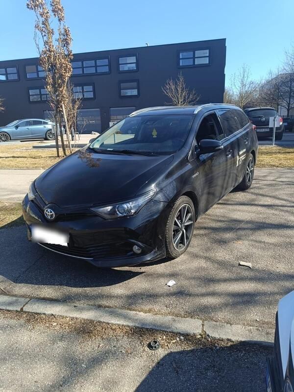 Schwarz Gebraucht 2018 Toyota Auris Kombi | 6.500 € - Bild 1/4