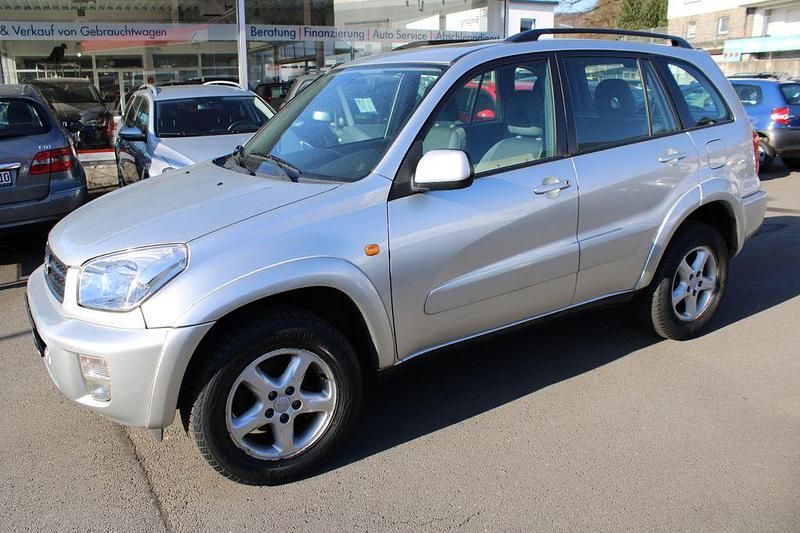 Gebraucht Toyota RAV4 150 PS (110 kW) 2003 Silber SUV