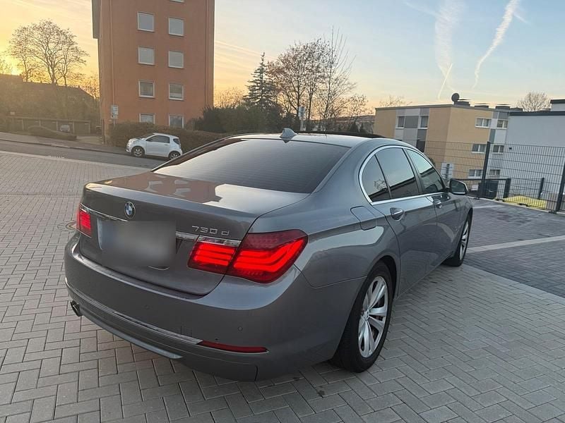 Gebraucht BMW 730 258 PS (189 kW) 2013 Grau Limousine