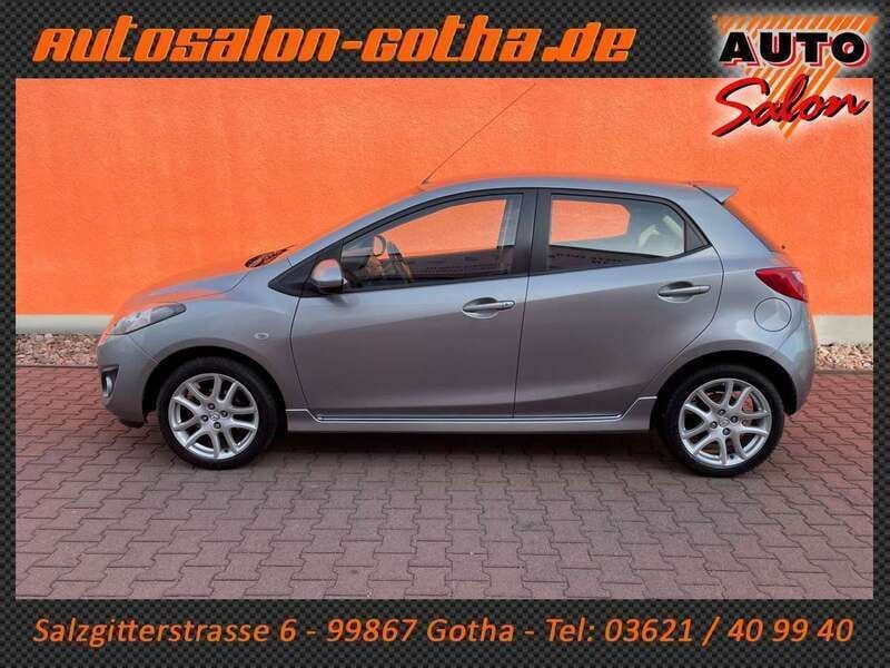 Gebraucht Mazda 2 Inclusive 102 PS (75 kW) 2012 Silber Kleinwagen