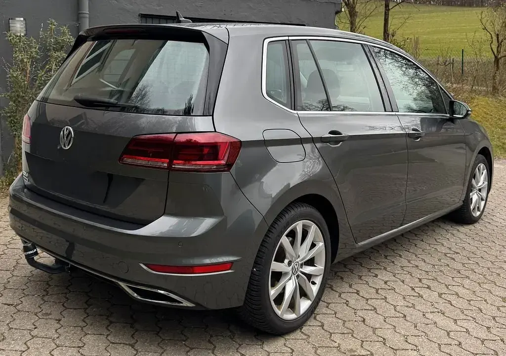 Gebraucht VW Golf VII Highline 150 PS (110 kW) 2020 Grau Van / Kleinbus
