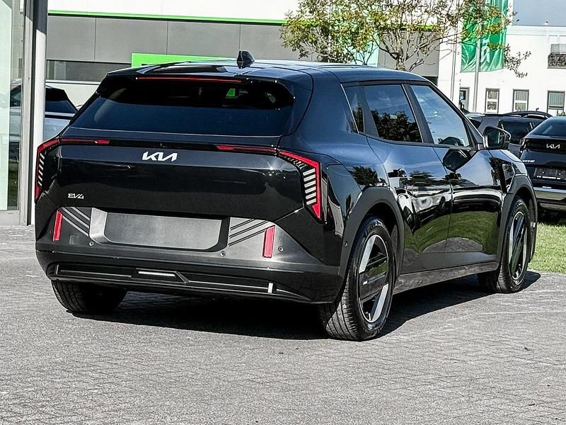 Neu Kia EV4 Earth 150 kW (204 PS) 2025 Schwarz Kleinwagen