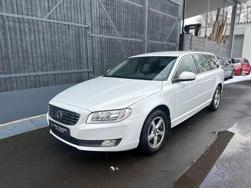 Gebraucht Volvo V70 120 PS (88 kW) 2016 Ice white Kombi