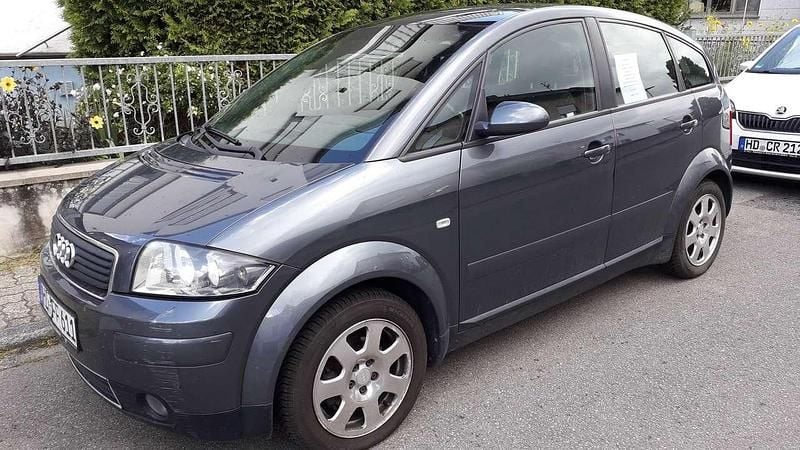 Grau Gebraucht 2003 Audi A2 Kleinwagen | 2.000 € (Guter Preis) - Bild 1/3