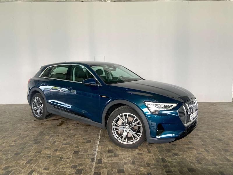 Gebraucht Audi e-tron 300 kW (408 PS) 2022 Galaxisblau metallic SUV