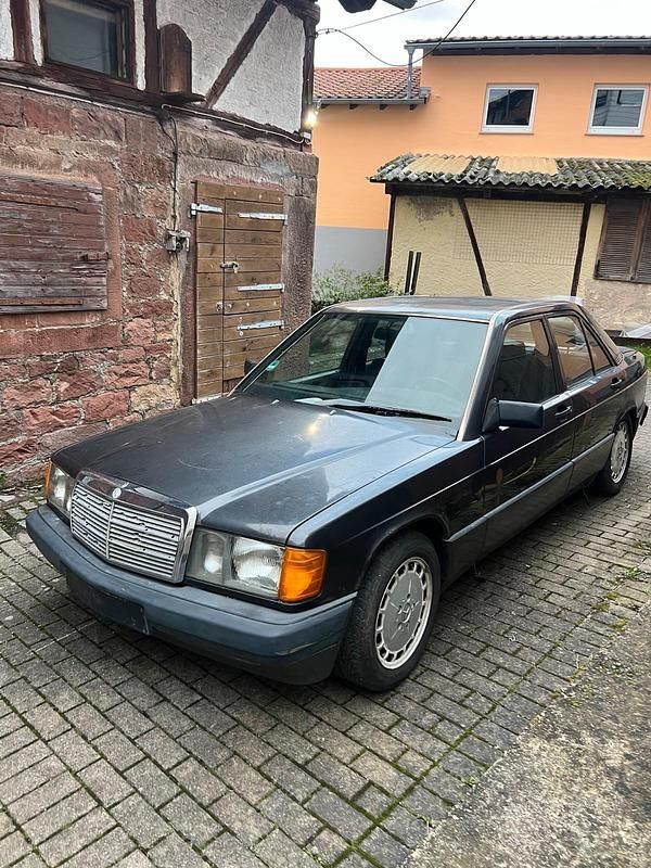 Gebraucht Mercedes 190 160 PS (117 kW) 1990 Grau Limousine