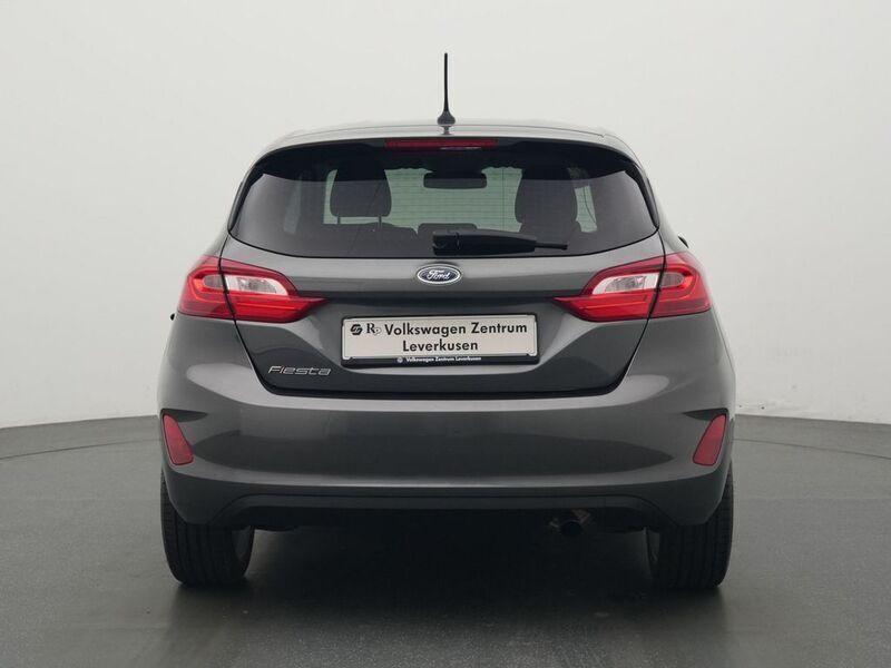 Gebraucht Ford Fiesta Titanium 101 PS (74 kW) 2017 Blau / blazerblau Kleinwagen