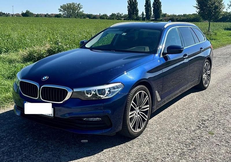 Blau Gebraucht 2018 BMW 520 Sport Line Kombi | 22.200 € (Guter Preis) - Bild 1/4