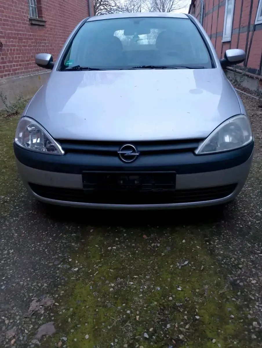 Second-hand Opel Corsa 75 CP (55 kW) 2002 Argintiu Hatchback
