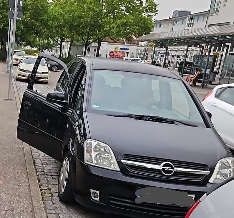 Gebraucht Opel Meriva 101 PS (74 kW) 2003 Schwarz Van / Kleinbus