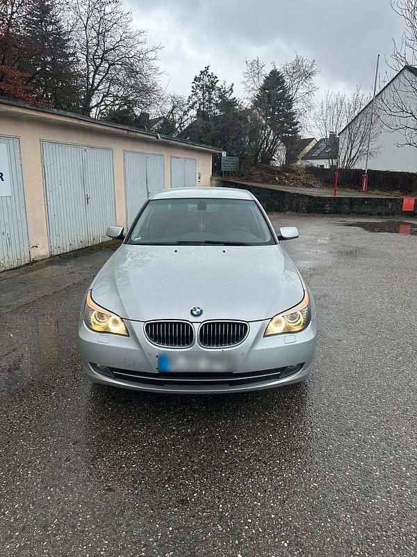 Gebraucht BMW 530 235 PS (172 kW) 2008 Silber Limousine