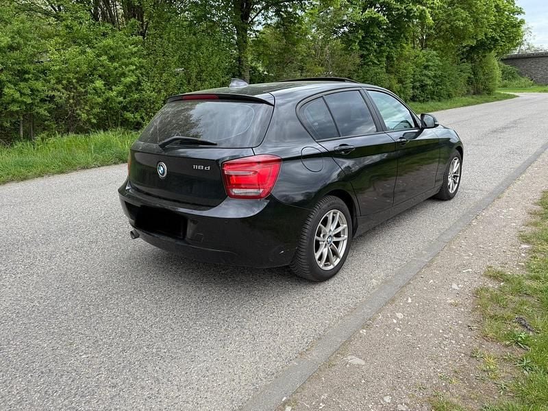 Second-hand BMW 118 143 CP (105 kW) 2013 Negru Hatchback