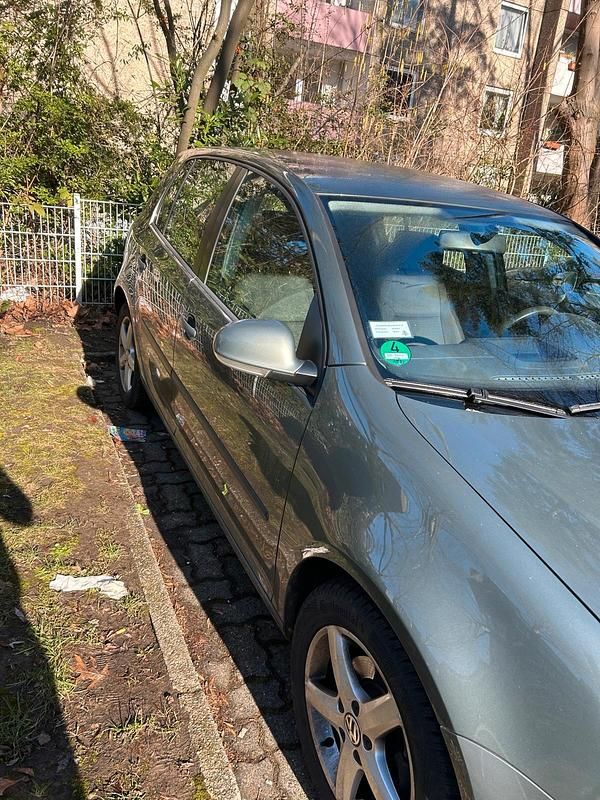 Gebraucht VW Golf V 75 PS (55 kW) 2004 Grün Kleinwagen