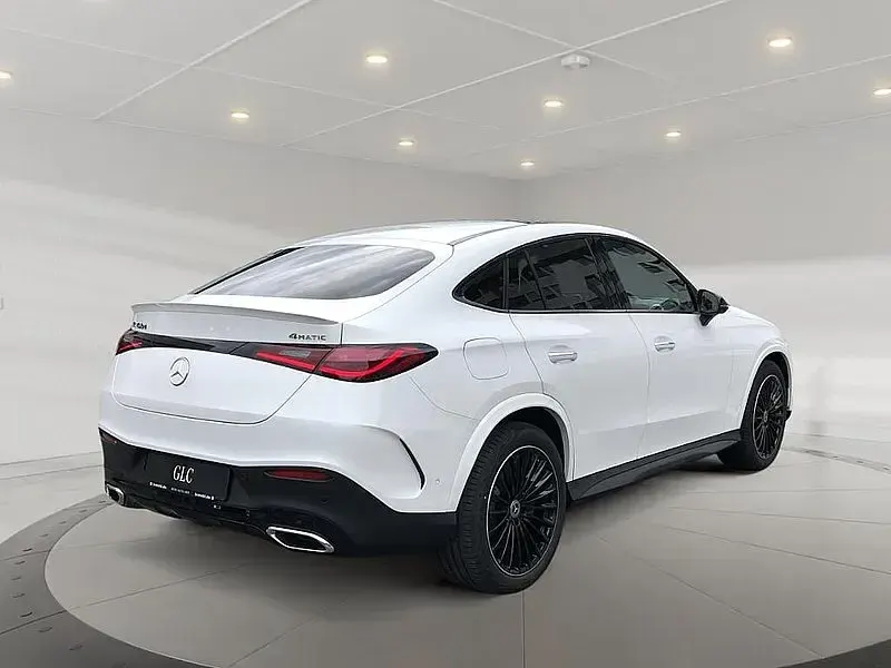 Gebraucht Mercedes GLC450 367 PS (269 kW) 2026 Weiss manufaktur opalithweiss bright SUV