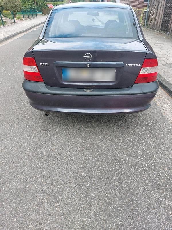 Usata Opel Vectra 1996 Viola Berlina