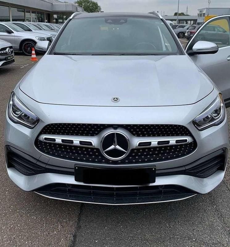 Gebraucht Mercedes GLA250 AMG line 224 PS (164 kW) 2021 Grau SUV