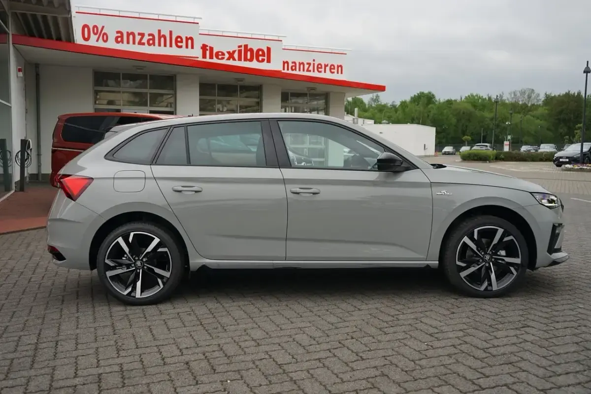 Gebraucht Skoda Scala Monte Carlo 116 PS (85 kW) 2021 Blau Kleinwagen