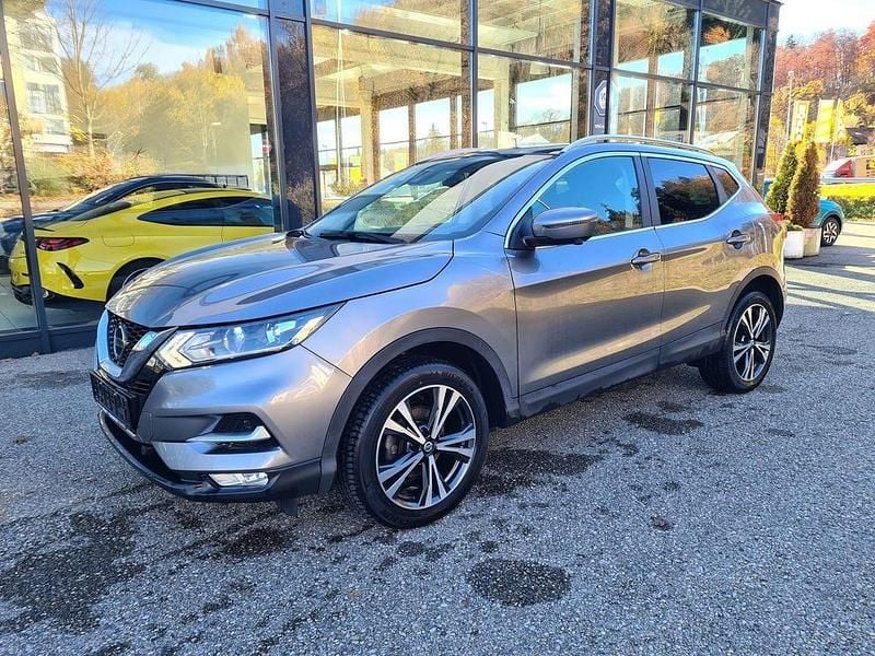 Gun metallic (m) Gebraucht 2019 Nissan Qashqai 360º SUV | 14.990 € (Guter Preis) - Bild 1/4