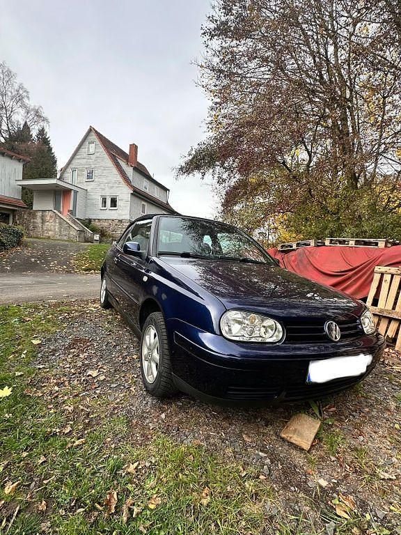 Blau Gebraucht 2002 VW Golf Cabriolet Cabrio | 4.100 € (Fairer Preis) - Bild 1/4