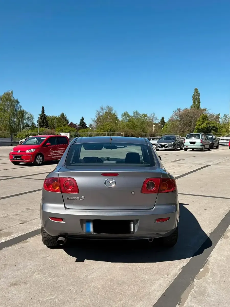 Usata Mazda 3 105 CV (77 kW) 2007 Grigio Berlina